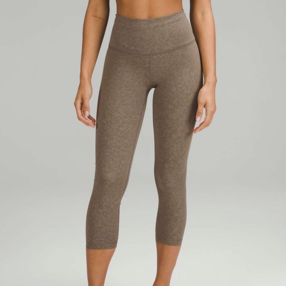 NWT Lululemon Wunder Train HR Crop 23” - Picture 2 of 12